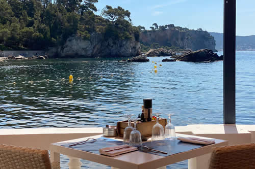 table la calanque restaurant en bord de mer toulon